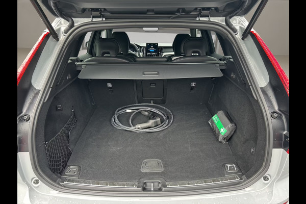Volvo XC60 2.0 T8 Plug-in hybrid AWD BLACK EDITION (335kW/455PK) ** PANO, TREKH, ACC, HuD, 21-inch LMV ** 1e EIG - UNFALLFREI ** ** INFORMEER OOK NAAR ONZE AANTREKKELIJKE FINANCIAL-LEASE TARIEVEN **