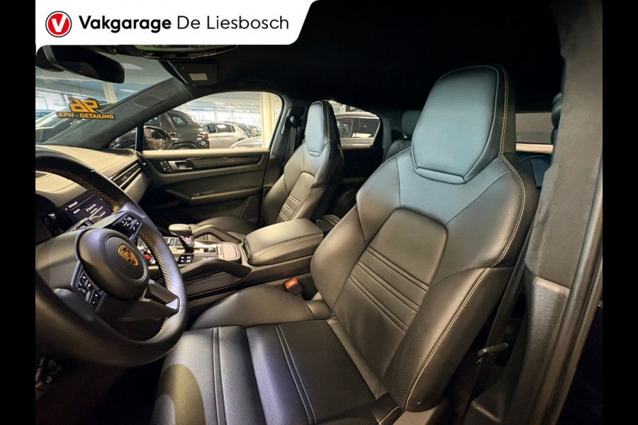 Porsche Cayenne Coupé 4.0 Turbo GT 641pk / Carbon dak / carbon pakket / 22inch / keramisch / dealer onderhouden