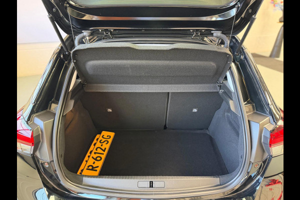 Opel Corsa 1.2 Edition Automaat, 1 Jaar Bovag Garantie, Navi, Cruise control, Carplay
