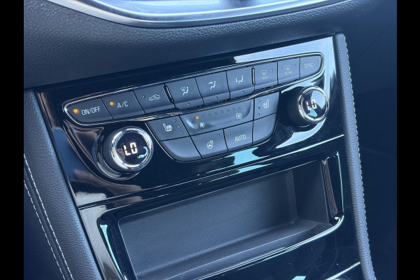 Opel Astra Sports Tourer 1.2 Ultimate 2e Eigenaar l Trekhaak l Camera l Carplay l Navi l Alcantara-Leder l 17''Lmv l Stoelverw-Stuurverw l Net beurt gehad l Dodehoek l Rijstrooksensor l Pdc V+A l 6 Bak l N.A.P l 146pk l Bj 11-2020 l Apk tot 08-2028