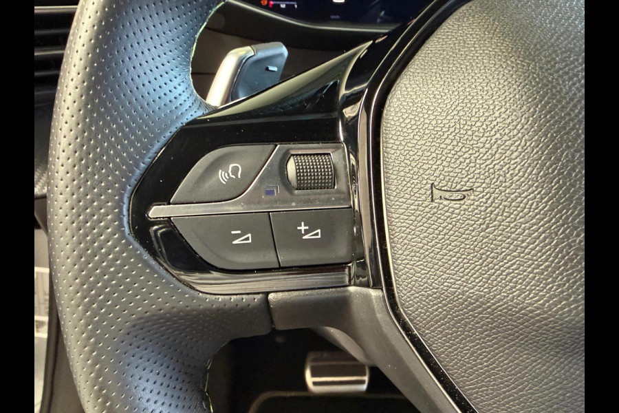 Peugeot 2008 1.2 Hybrid 145 GT, Automaat, 1 Jaar Bovag Garantie, Stoelverwarming, Navi, Camera, Alcantara
