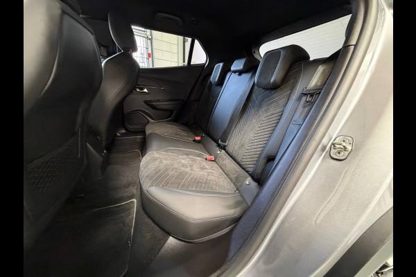 Peugeot 2008 1.2 Hybrid 145 GT, Automaat, 1 Jaar Bovag Garantie, Stoelverwarming, Navi, Camera, Alcantara