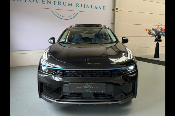 Lynk & Co 01 1.5 PHEV 261 PK Zwarte Hemel, 1 Jaar Bovag Garantie Pano, Navi, Camera
