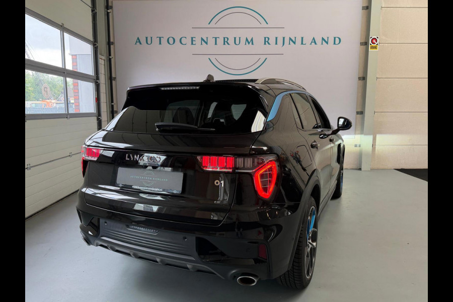 Lynk & Co 01 1.5 PHEV 261 PK Zwarte Hemel, 1 Jaar Bovag Garantie Pano, Navi, Camera