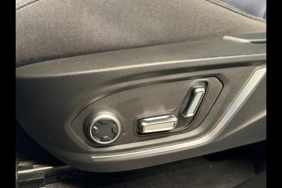 Lynk & Co 01 1.5 PHEV 261 PK Zwarte Hemel, 1 Jaar Bovag Garantie Pano, Navi, Camera