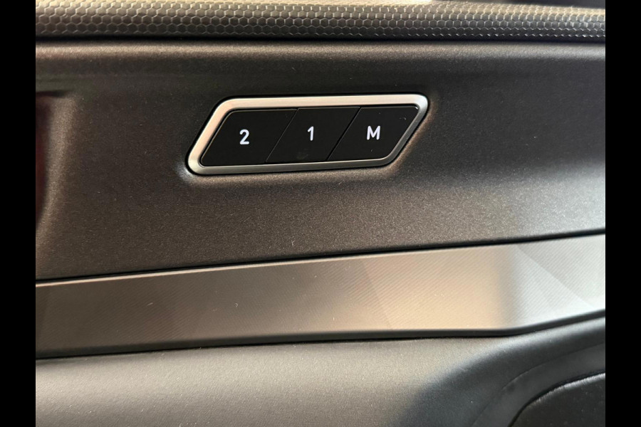 Lynk & Co 01 1.5 PHEV 261 PK Zwarte Hemel, 1 Jaar Bovag Garantie Pano, Navi, Camera
