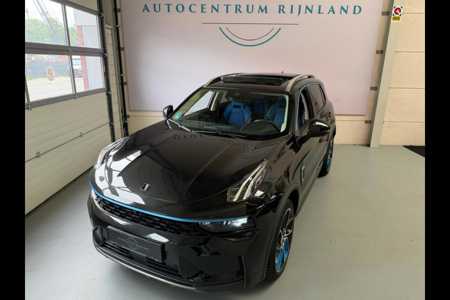 Lynk & Co 01 1.5 PHEV 261 PK Zwarte Hemel, 1 Jaar Bovag Garantie Pano, Navi, Camera
