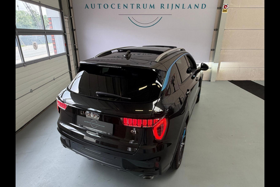 Lynk & Co 01 1.5 PHEV 261 PK Zwarte Hemel, 1 Jaar Bovag Garantie Pano, Navi, Camera
