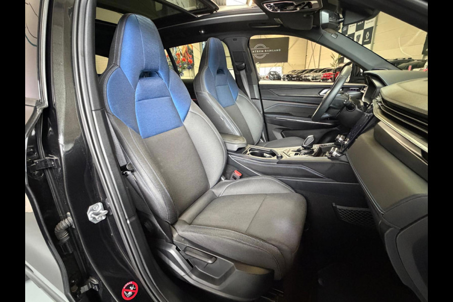 Lynk & Co 01 1.5 PHEV 261 PK Zwarte Hemel, 1 Jaar Bovag Garantie Pano, Navi, Camera