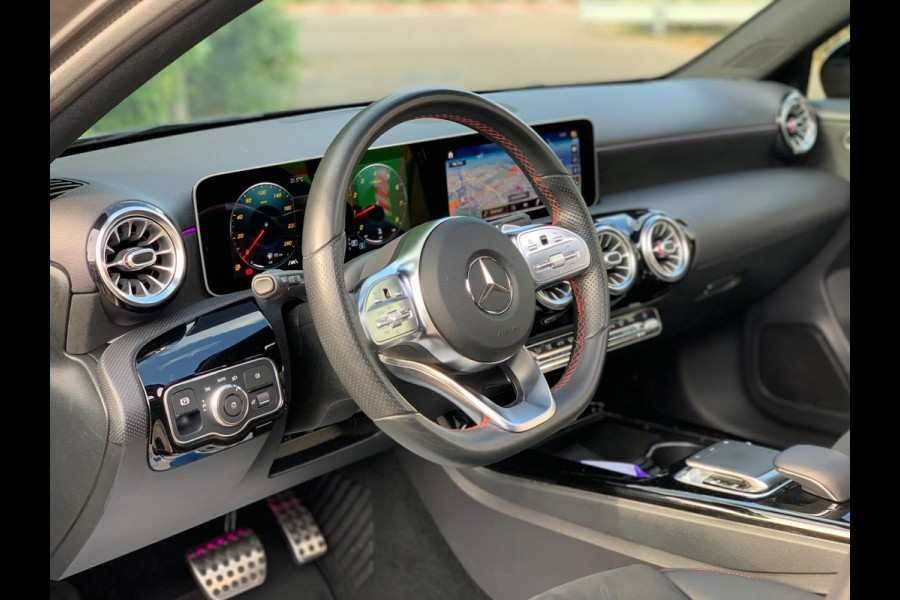 Mercedes-Benz A-Klasse A200 AMG ! PANO SFEER BOMVOL TOPSTAAT !