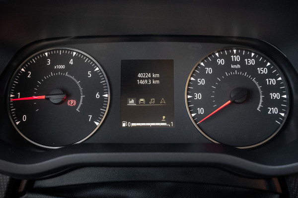 Renault Trafic 2.0 dCi 110 L2H1 | 3-Zits | 110 PK | LED | Cruise | Navi | Airco | Trekhaak