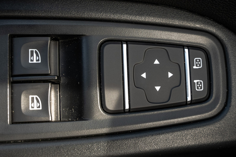 Renault Trafic 2.0 dCi 110 L2H1 | 3-Zits | 110 PK | LED | Cruise | Navi | Airco | Trekhaak