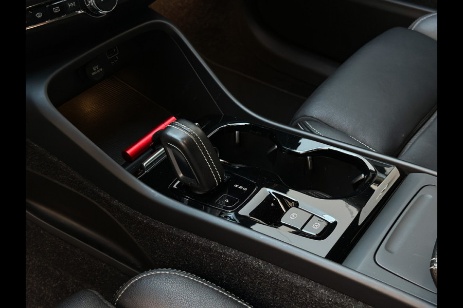 Volvo XC40 2.0 T4 R-Design 191PK | LED | Keyless | Leder | Camera | Cruise