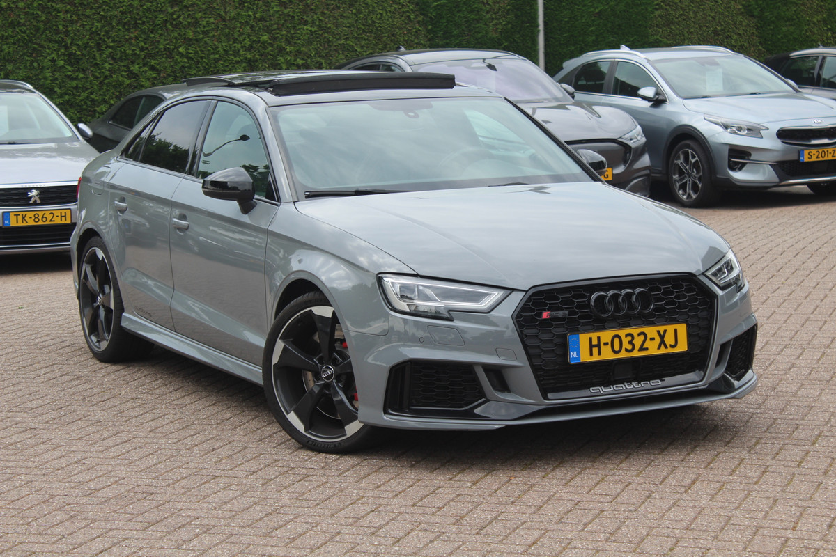 Audi RS3 Limousine 2.5 TFSI quattro / Full option! / Milltek / Panoramadak / Camera / RS Seats / 19'' / Matrix LED / Virtual Cockpit / B&O / DAB / Audi Magnetic Ride / Navigatie / Stoelverwarming / ACC