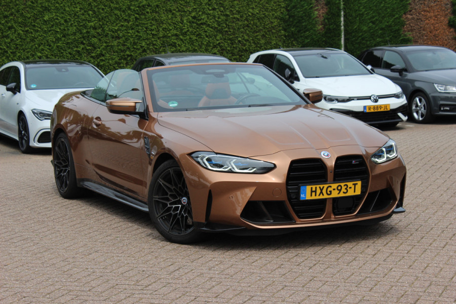 BMW 4 Serie Cabrio M4 xDrive Competition / Camera / Head-up / Carbon / Nekverwarming / H&K / Keyless / Stuurverwarming / ACC / DAB / Dodehoek / Windscherm