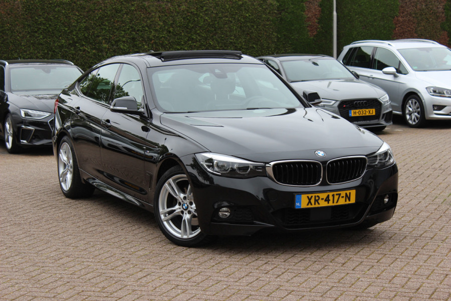 BMW 3-serie Gran Turismo 330i High Executive Ed. M Sport / Panoramadak / Head-up / 360Camera / Harman Kardon / Leder / 18'' / Keyless / Navigatie / DAB / Stoelverwarming / Cruise Control