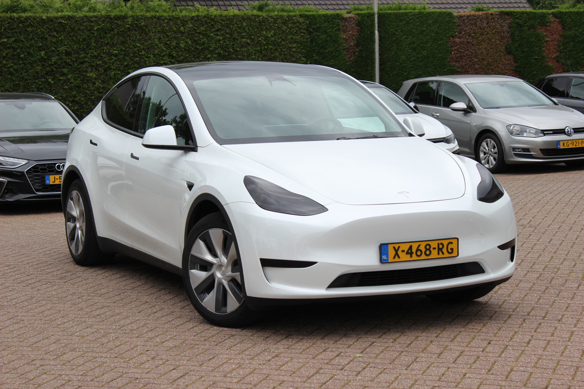 Tesla Model Y RWD 58 kWh / Autopilot / Panormadak / Camera / Premium Audio / 19'' / Navigatie