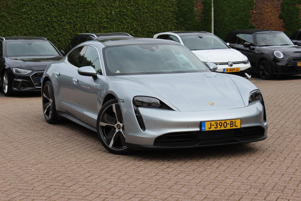 Porsche Taycan 4S Performance 84 kWh / SoH 91,9% / 38.845 km! /  Panoramadak / Camera / Passenger Display / Luchtvering / 21'' / Bose / Stoelverwarming / DAB / Cruise Control