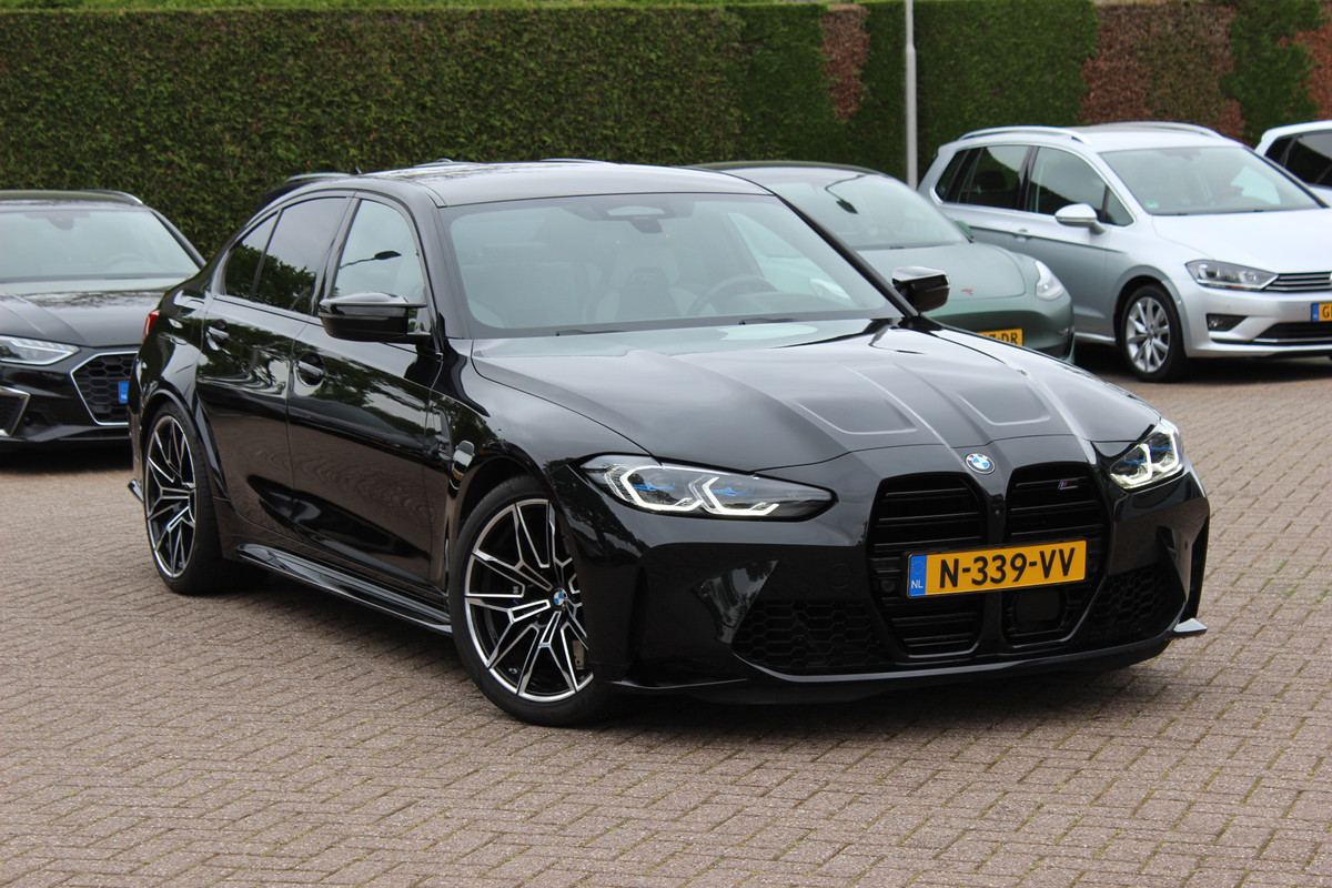 BMW 3 Serie M3 Competition / 360Camera / Carbon / Head-up / Keyless / Leder / 19'' / CarPlay / Dealer onderhouden / Stuur+Stoelverwarming / Dodehoek / DAB / ACC