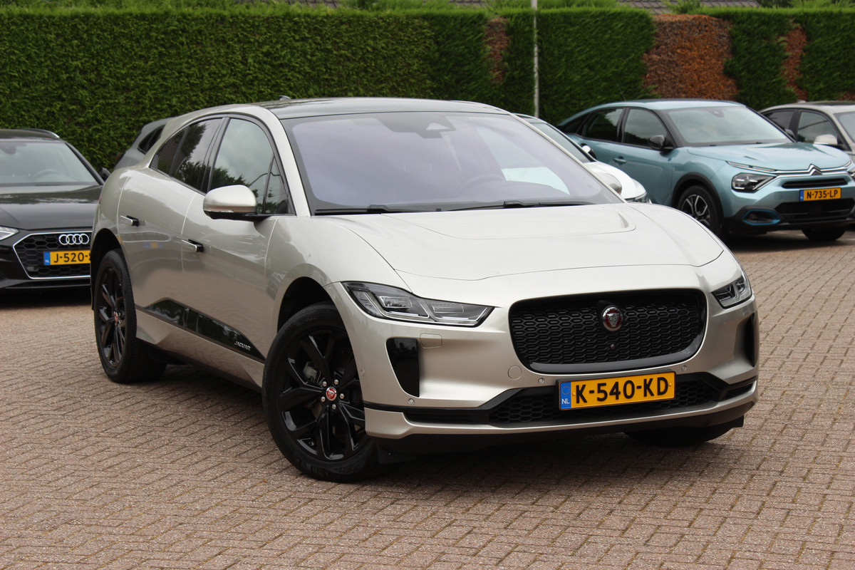 Jaguar I-PACE EV320 SE Business Pack 90 kWh / SoH 89.7% / 3fase Laden / Trekhaak / Panoramadak / 360Camera / Leder / 20'' / Meridian / Keyless / Stuur+Stoelverwarming / Dodehoek / DAB / Cruise Control
