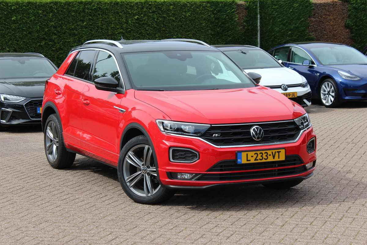 Volkswagen T-Roc 1.5 TSI Sport Business R / Camera / CarPlay / Virtual Cockpit / Sportstoelen / 18'' / LED / DAB / ACC