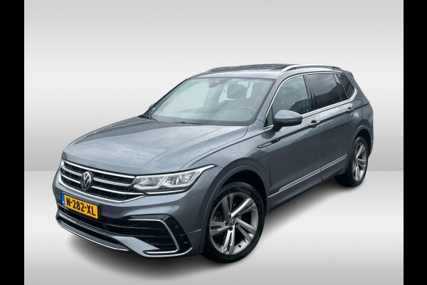 Volkswagen Tiguan Allspace 1.5 TSI R-Line Business+ 7p. / Trekhaak / Panoramadak / Camera / CarPlay / Keyless / 19'' / Mattrix LED / Stoelverwarming / DAB / ACC