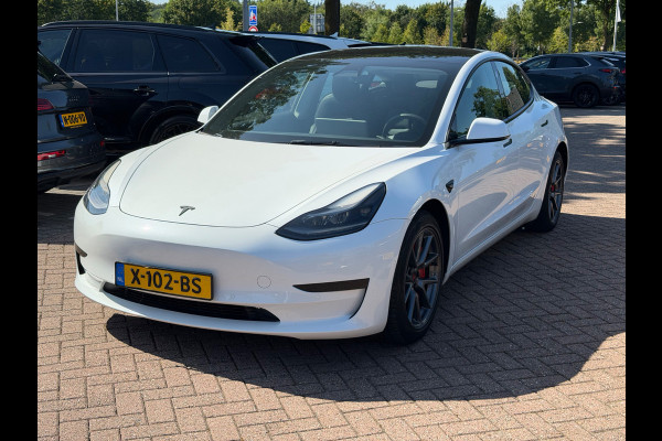 Tesla Model 3 Standard RWD Plus 60 kWh / SoH 93,5% / FACELIFT / Autopilot / Panoramadak / Camera / Leder / 19'' / Leder / Premium Audio / Warmtepomp