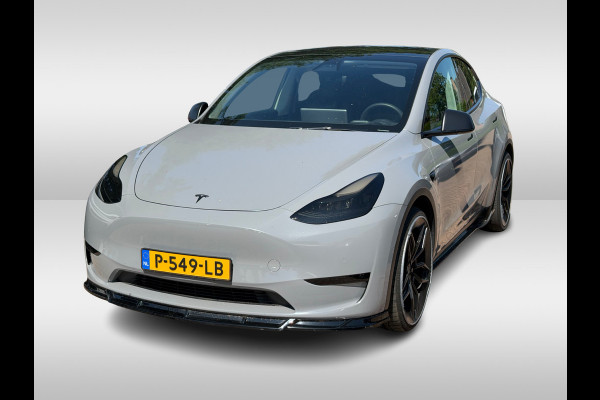 Tesla Model Y Long Range AWD 75 kWh / Autopilot / Panoramadak / Camera / 20'' / Keyless / Leder / Dodehoek / Navigatie / Stoelverwarming