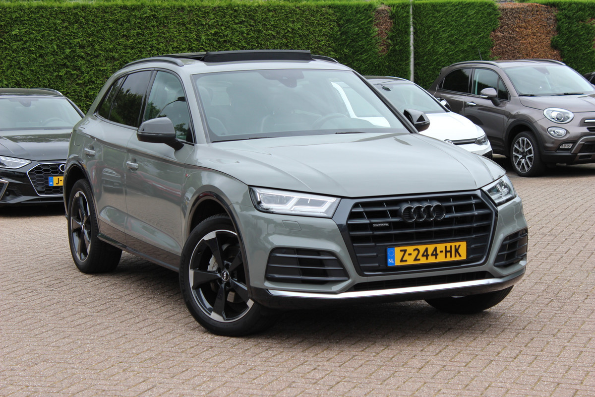 Audi Q5 2.0 TFSI quattro Sport S Line Black Edition / Panoramadak / Camera / RS Seats / Keyless / 21'' / Blackpack / Navigatie / Carbon intr. / Virtual Cockpit / Stoelverwarming / Cruise Control