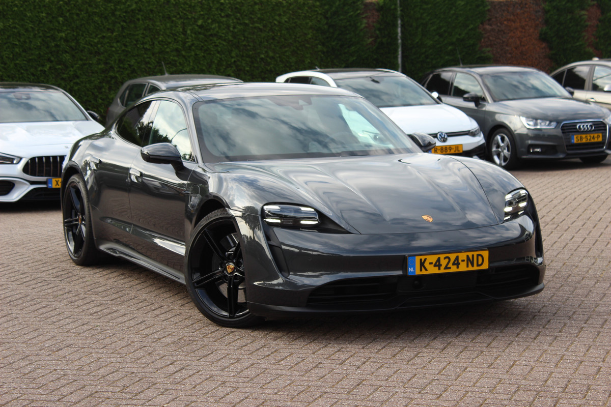 Porsche Taycan 4S Performance 84 kWh / SoH 92% / Panoramadak / 360Camera / Passenger Display / Luchtvering / 21'' / Sportchrono / Bose / Stoelverwarming / Dodehoek / DAB / ACC / Warmtepomp