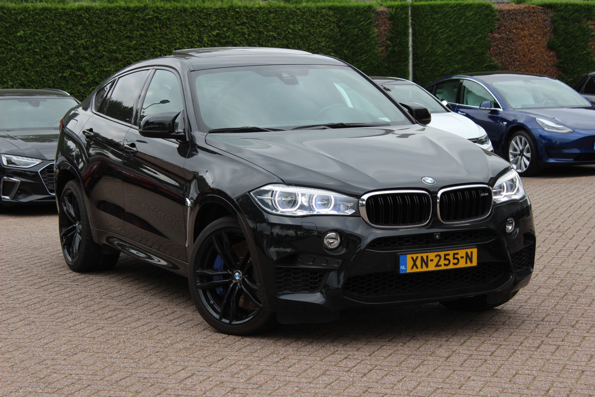 BMW X6 M / NL Auto! / Full option! / Trekhaak / Schuifdak / 360Camera / Carbon intr. / B&O / Softclose / Leder / 21'' / Standkachel / Entertainment System / Luchtvering / Stoelventilatie