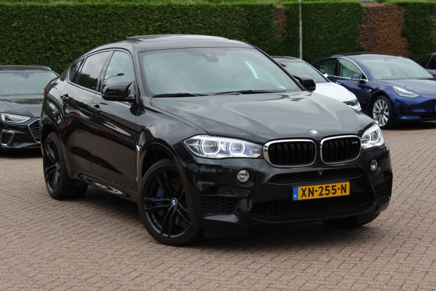 BMW X6 M / NL Auto! / Full option! / Trekhaak / Schuifdak / 360Camera / Carbon intr. / B&O / Softclose / Leder / 21'' / Standkachel / Entertainment System / Luchtvering / Stoelventilatie