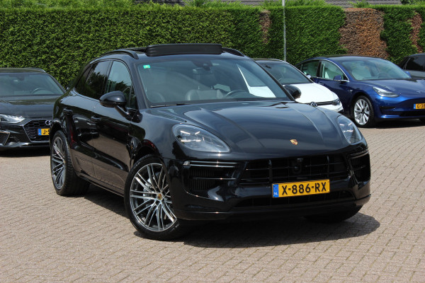 Porsche Macan 2.9 Turbo / Panoramadak / 360Camera / Adaptieve Stoelen / Luchtvering / Matrix LED / Sportuitlaat / 21'' / Sportchrono / Dodehoek / CarPlay / Stoel+Stuurverwarming / Dodehoek / DAB / ACC