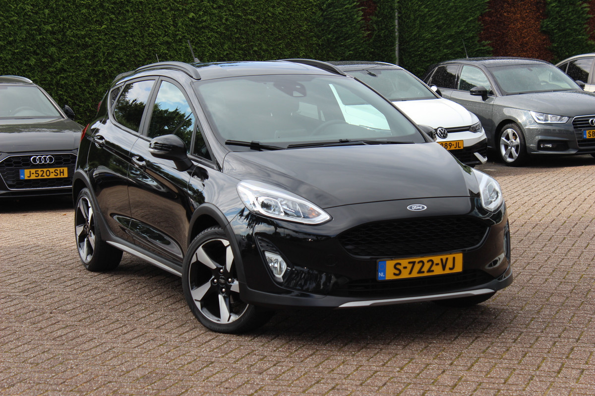 Ford Fiesta 1.0 EcoBoost Active First Edition 125pk / Trekhaak / CarPlay / Parkeerhulp Achter / 17'' / Stoel+Sturverwarming / DAB / Getint glas / Cruise Control