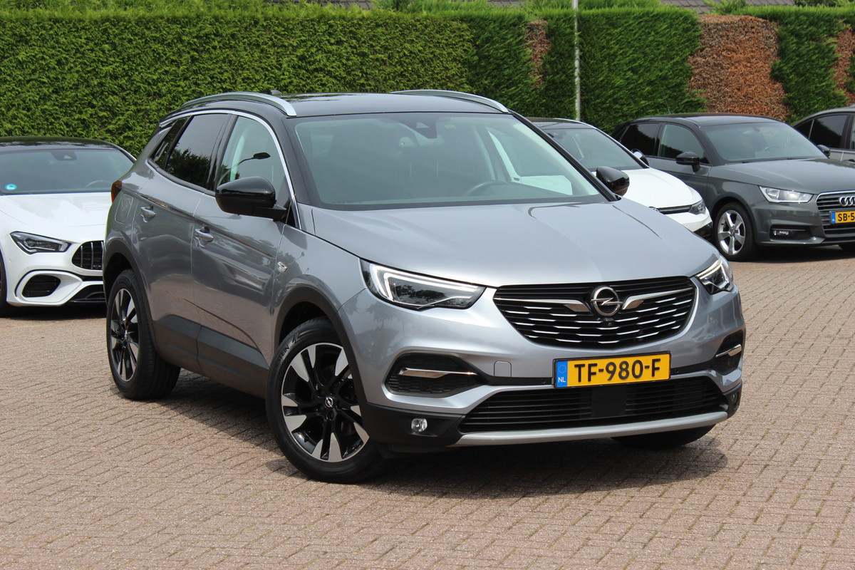 Opel Grandland X 1.2 Turbo Innovation / Trekhaak / Camera / Leder / Keyless / 18'' / CarPlay / Stoelventilatie+Verwarming / Stuurverwarming / DAB / Cruise Control