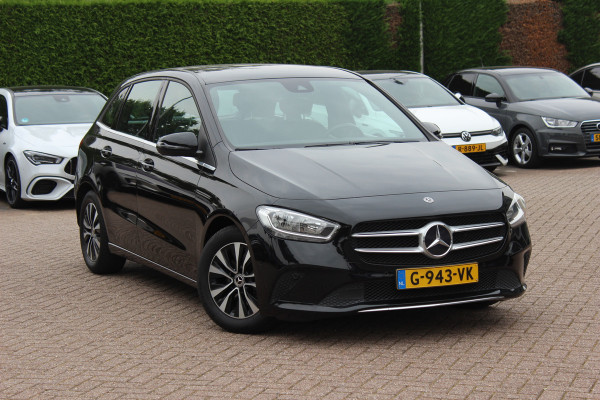 Mercedes-Benz B-Klasse 180 Business Solution / Camera / CarPlay / Half leder / 16'' / Cruise Control