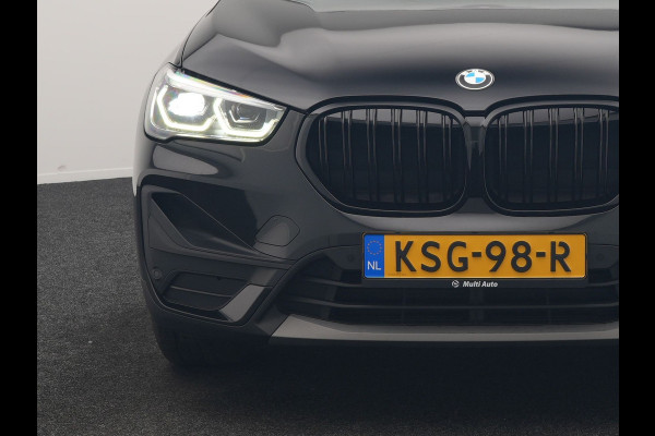 BMW X1 xDrive25e Advantage PHEV 221pk Dealer O.H. | Head Up | Lederen Comfortzetels Verwarmd | Camera | Cruise Control | Park Asssist | Navigatie | DAB | M Sportstuur | Plug In Hybrid |