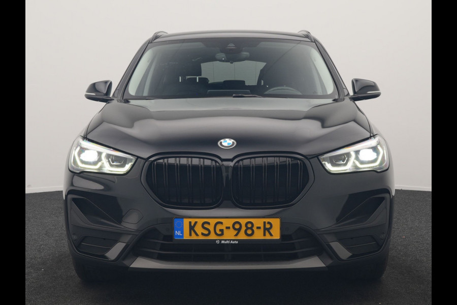 BMW X1 xDrive25e Advantage PHEV 221pk Dealer O.H. | Head Up | Lederen Comfortzetels Verwarmd | Camera | Cruise Control | Park Asssist | Navigatie | DAB | M Sportstuur | Plug In Hybrid |