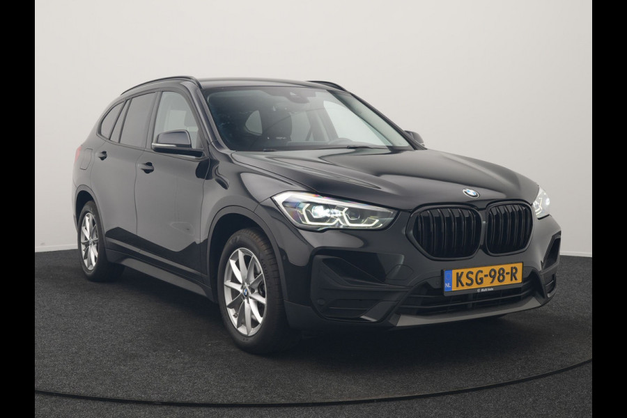 BMW X1 xDrive25e Advantage PHEV 221pk Dealer O.H. | Head Up | Lederen Comfortzetels Verwarmd | Camera | Cruise Control | Park Asssist | Navigatie | DAB | M Sportstuur | Plug In Hybrid |
