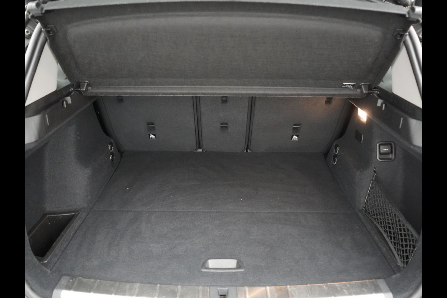 BMW X1 xDrive25e Advantage PHEV 221pk Dealer O.H. | Head Up | Lederen Comfortzetels Verwarmd | Camera | Cruise Control | Park Asssist | Navigatie | DAB | M Sportstuur | Plug In Hybrid |