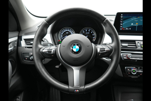 BMW X1 xDrive25e Advantage PHEV 221pk Dealer O.H. | Head Up | Lederen Comfortzetels Verwarmd | Camera | Cruise Control | Park Asssist | Navigatie | DAB | M Sportstuur | Plug In Hybrid |