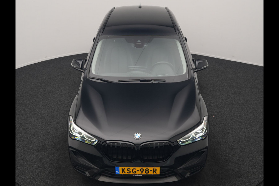 BMW X1 xDrive25e Advantage PHEV 221pk Dealer O.H. | Head Up | Lederen Comfortzetels Verwarmd | Camera | Cruise Control | Park Asssist | Navigatie | DAB | M Sportstuur | Plug In Hybrid |
