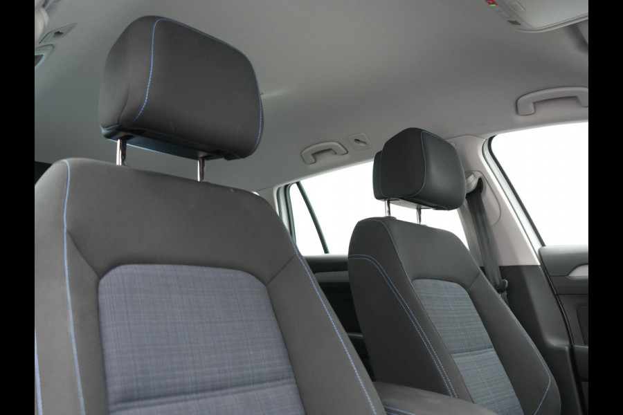 Volkswagen Passat Variant 1.4 TSI GTE Business PHEV 218pk Dealer O.H. | Adaptive Cruise | Camera | Voorstoelen Verwarmd | Apple Carplay | Navigatie | DAB | Park Assist | Draadloze Telefoonlader | IQ Drive | Plug In Hybrid |