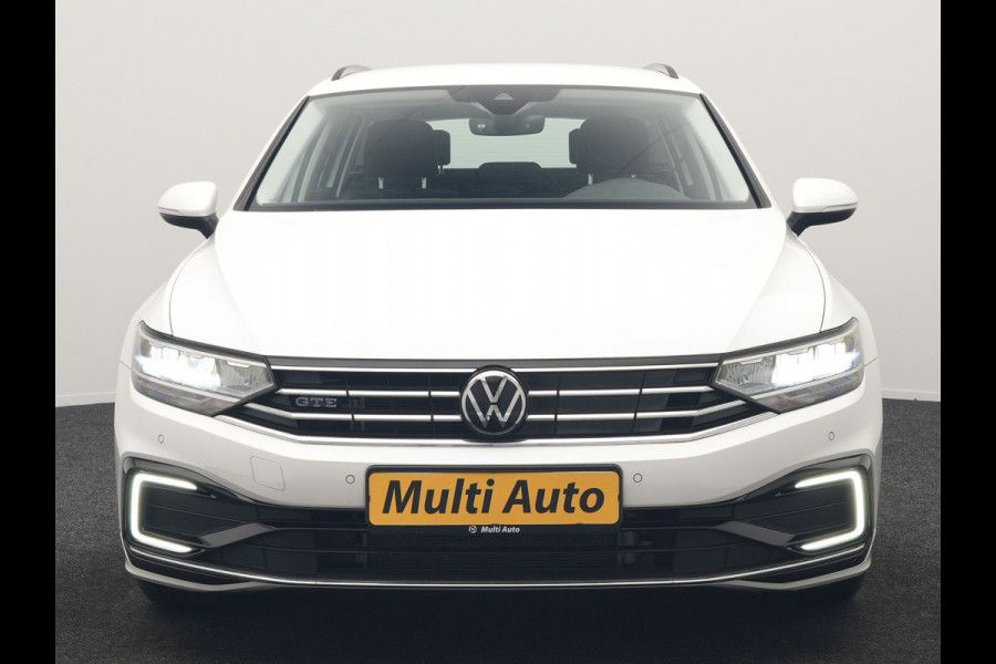 Volkswagen Passat Variant 1.4 TSI GTE Business PHEV 218pk Dealer O.H. | Adaptive Cruise | Camera | Voorstoelen Verwarmd | Apple Carplay | Navigatie | DAB | Park Assist | Draadloze Telefoonlader | IQ Drive | Plug In Hybrid |