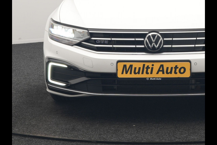 Volkswagen Passat Variant 1.4 TSI GTE Business PHEV 218pk Dealer O.H. | Adaptive Cruise | Camera | Voorstoelen Verwarmd | Apple Carplay | Navigatie | DAB | Park Assist | Draadloze Telefoonlader | IQ Drive | Plug In Hybrid |