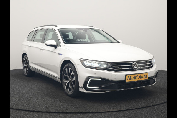 Volkswagen Passat Variant 1.4 TSI GTE Business PHEV 218pk Dealer O.H. | Adaptive Cruise | Camera | Voorstoelen Verwarmd | Apple Carplay | Navigatie | DAB | Park Assist | Draadloze Telefoonlader | IQ Drive | Plug In Hybrid |