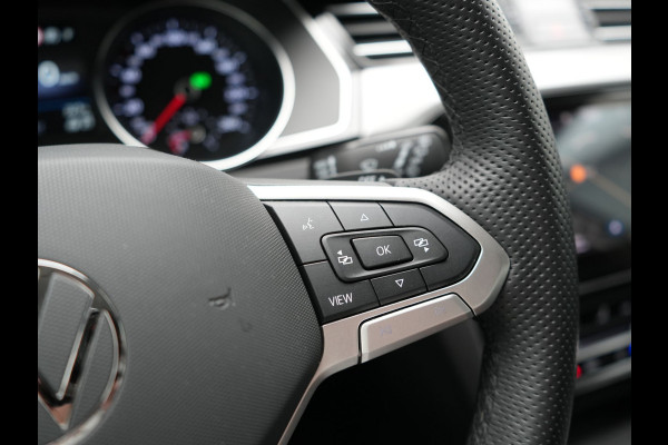 Volkswagen Passat Variant 1.4 TSI GTE Business PHEV 218pk Dealer O.H. | Adaptive Cruise | Camera | Voorstoelen Verwarmd | Apple Carplay | Navigatie | DAB | Park Assist | Draadloze Telefoonlader | IQ Drive | Plug In Hybrid |