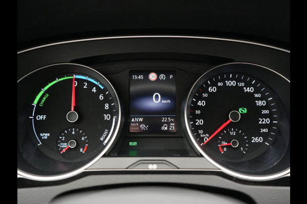 Volkswagen Passat Variant 1.4 TSI GTE Business PHEV 218pk Dealer O.H. | Adaptive Cruise | Camera | Voorstoelen Verwarmd | Apple Carplay | Navigatie | DAB | Park Assist | Draadloze Telefoonlader | IQ Drive | Plug In Hybrid |