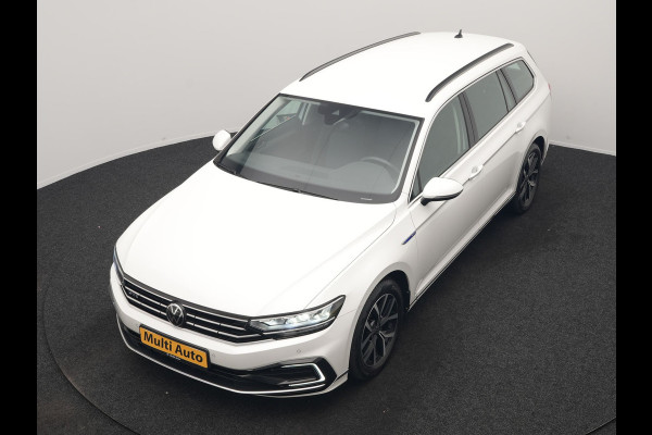Volkswagen Passat Variant 1.4 TSI GTE Business PHEV 218pk Dealer O.H. | Adaptive Cruise | Camera | Voorstoelen Verwarmd | Apple Carplay | Navigatie | DAB | Park Assist | Draadloze Telefoonlader | IQ Drive | Plug In Hybrid |