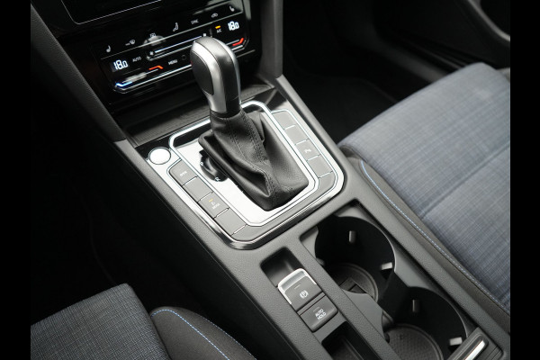 Volkswagen Passat Variant 1.4 TSI GTE Business PHEV 218pk Dealer O.H. | Adaptive Cruise | Camera | Voorstoelen Verwarmd | Apple Carplay | Navigatie | DAB | Park Assist | Draadloze Telefoonlader | IQ Drive | Plug In Hybrid |